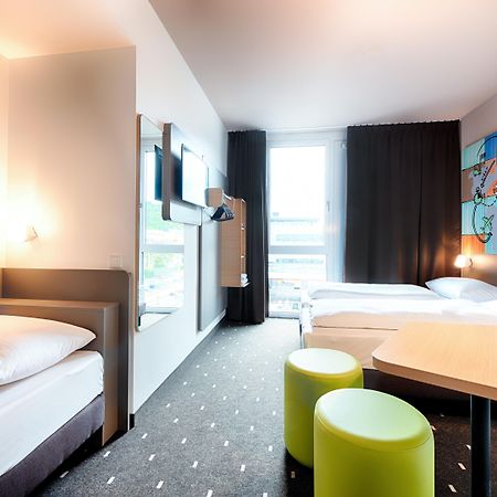 B&B Hotel Stuttgart-Neckarhafen Екстериор снимка