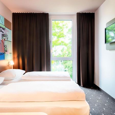 B&B Hotel Stuttgart-Neckarhafen Екстериор снимка