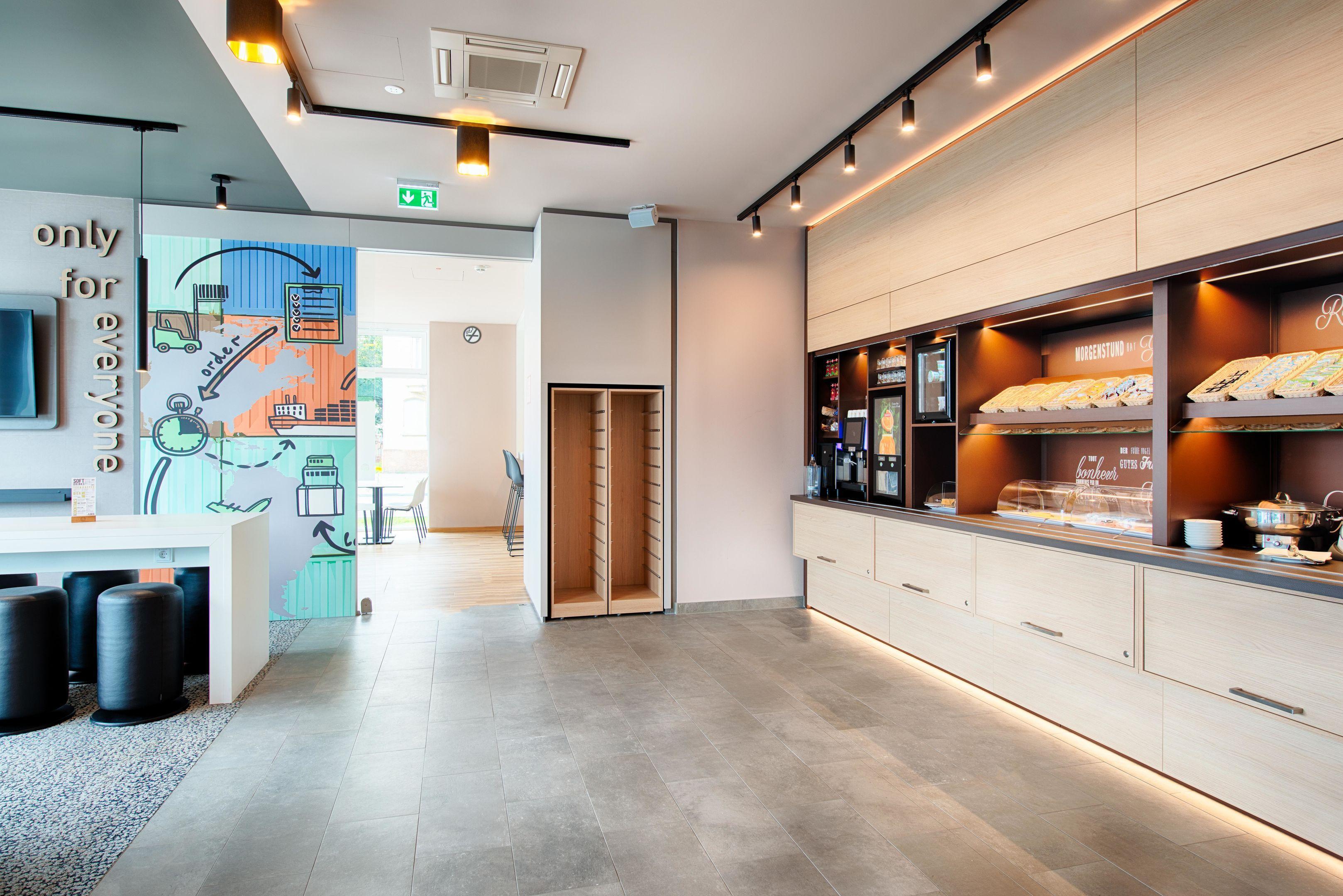 B&B Hotel Stuttgart-Neckarhafen Екстериор снимка