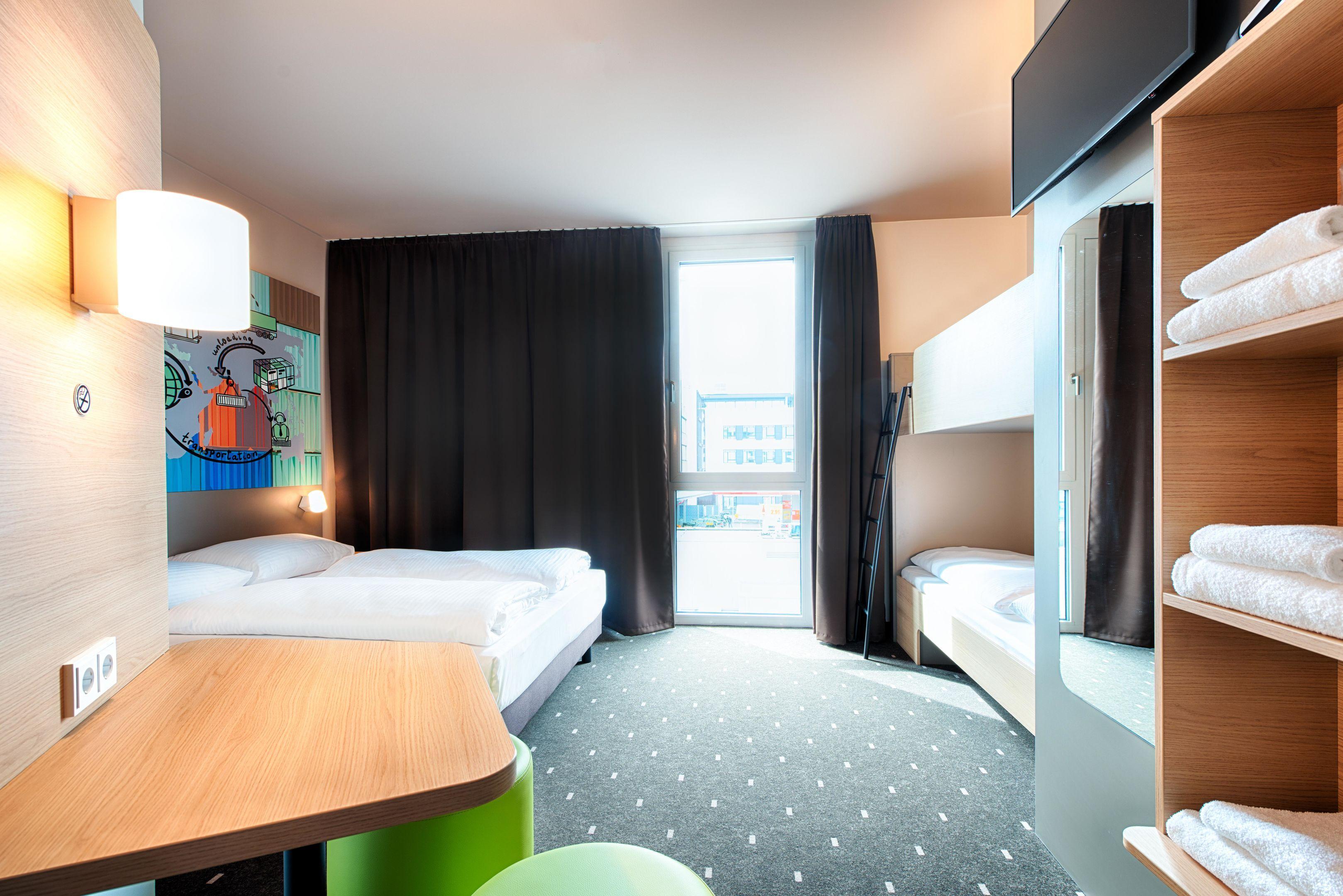 B&B Hotel Stuttgart-Neckarhafen Екстериор снимка